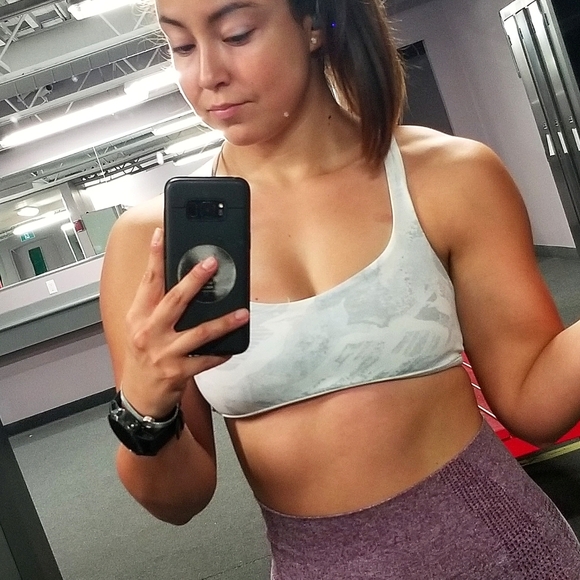 Meet your Posher, Alex - Picture 2 of 2